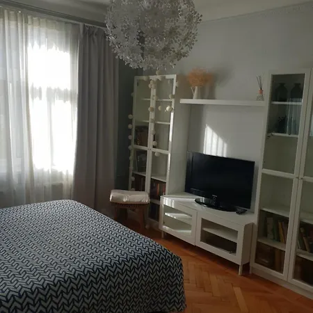 Paulas Room.